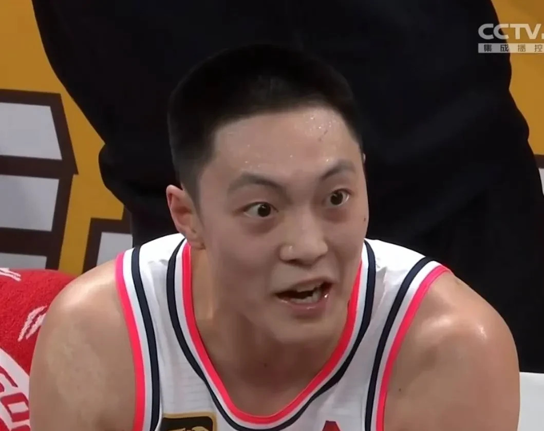 阿仙奴队控制比赛节奏，掌握晋级主动权
