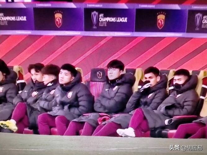 亚冠小组赛收官，强队表现抢眼引观众热情
